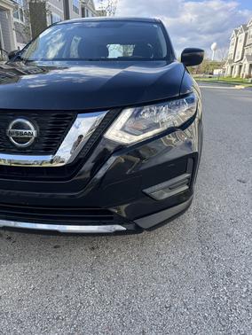 Black 2018 Nissan Rogue S