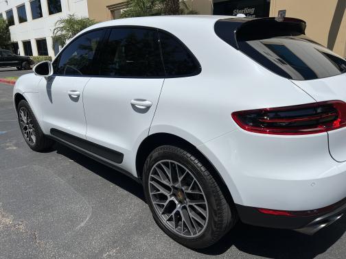 Photo 3 of 7 of 2018 Porsche Macan S