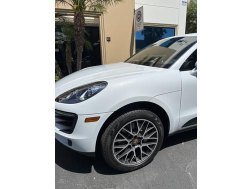 Photo 4 of 7 of 2018 Porsche Macan S