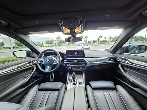 Blue 2022 BMW M550 i xDrive