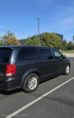 Blue 2013 Dodge Grand Caravan SXT