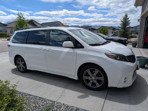 2017 Toyota Sienna SE Premium
