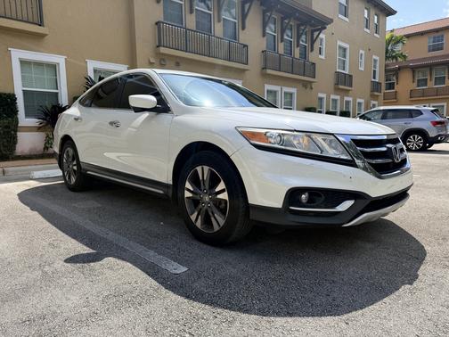 White 2015 Honda Crosstour EX-L