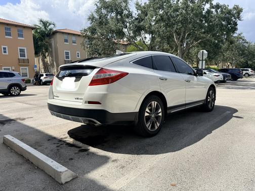 White 2015 Honda Crosstour EX-L