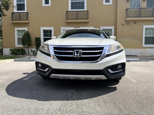 White 2015 Honda Crosstour EX-L