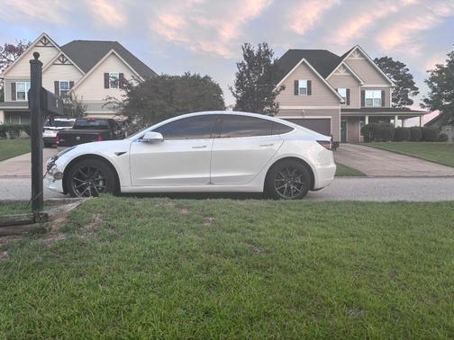 White 2018 Tesla Model 3 Long Range