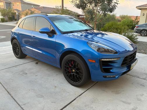 Blue 2017 Porsche Macan Macan GTS