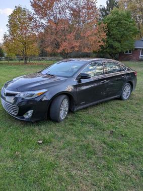 Black 2013 Toyota Avalon Hybrid Limited