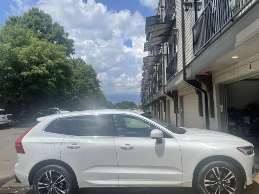 Photo 1 of 16 of 2019 Volvo XC60 T5 Momentum