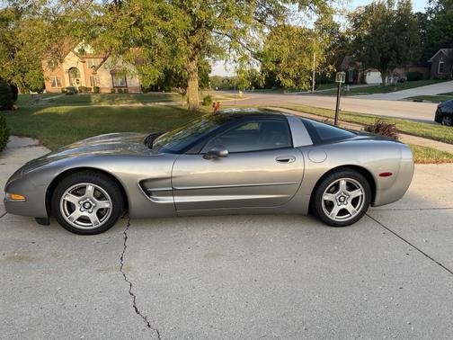 1999 Chevrolet Corvette Base