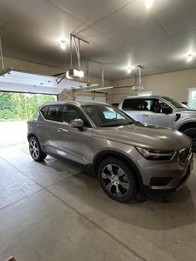 Gold 2020 Volvo XC40 T5 Inscription