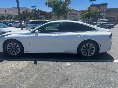 White 2022 Toyota Mirai Limited