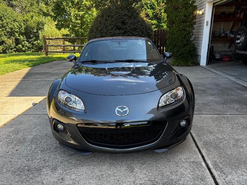 Gray 2014 Mazda MX-5 Miata Grand Touring