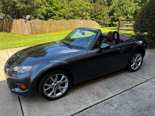 Gray 2014 Mazda MX-5 Miata Grand Touring
