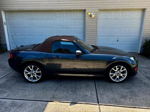 Gray 2014 Mazda MX-5 Miata Grand Touring