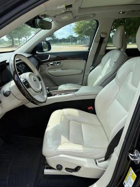 Blue 2016 Volvo XC90 T6 Momentum