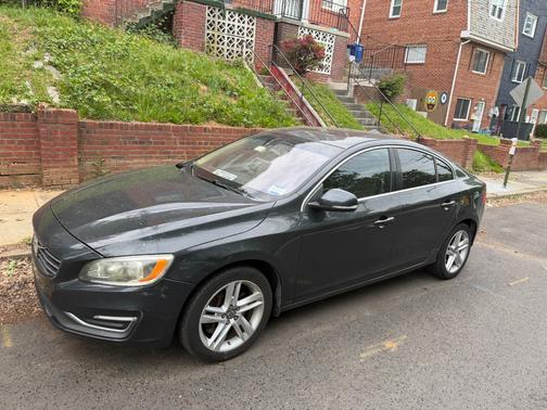 Gray 2014 Volvo S60 T5