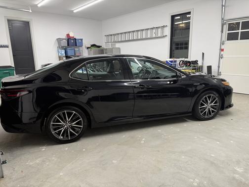 2021 Toyota Camry Hybrid XLE