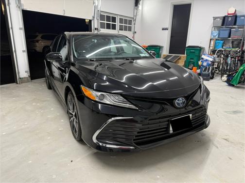 2021 Toyota Camry Hybrid XLE