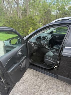 Black 2019 Jeep Cherokee Latitude Plus
