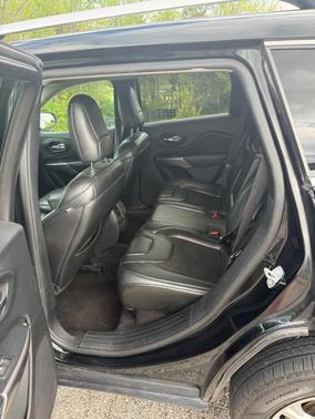 Black 2019 Jeep Cherokee Latitude Plus