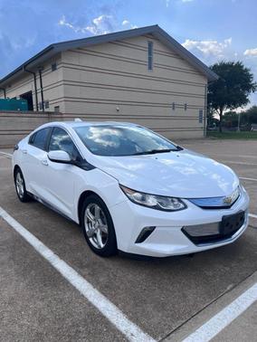 White 2017 Chevrolet Volt LT