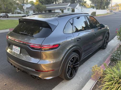 Gray 2021 Porsche Cayenne Cayenne Turbo