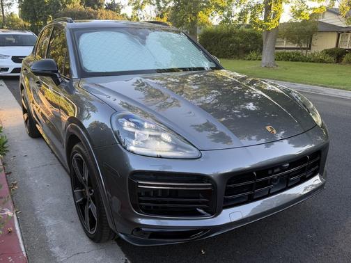 Gray 2021 Porsche Cayenne Cayenne Turbo