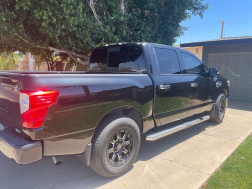 Black 2017 Nissan Titan SV
