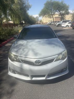 Silver 2014 Toyota Camry SE