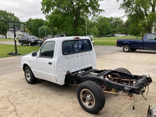 Green 1993 Ford Ranger Splash