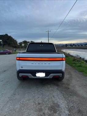 2023 Rivian R1T Adventure Dual-Motor Max Package
