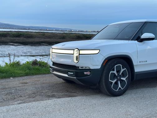 2023 Rivian R1T Adventure Dual-Motor Max Package