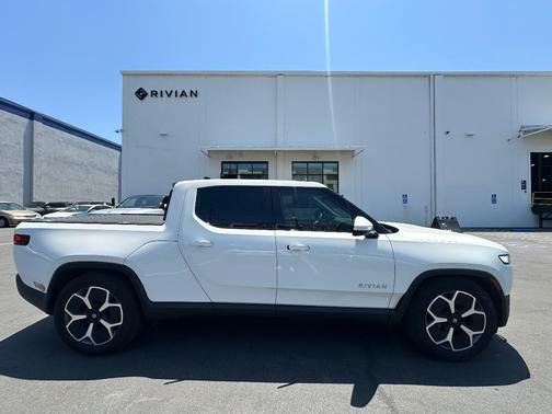 2023 Rivian R1T Adventure Dual-Motor Max Package