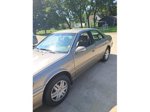 Silver 2001 Toyota Camry LE