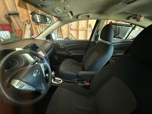 Blue 2019 Nissan Versa 1.6 SV