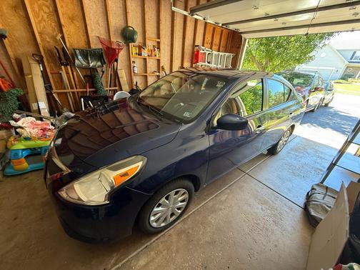 Blue 2019 Nissan Versa 1.6 SV
