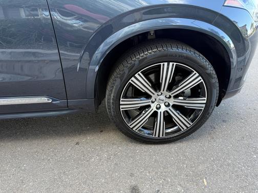 2024 Volvo XC90 Recharge Plug-In Hybrid T8 Ultimate Bright Theme 7 Passenger