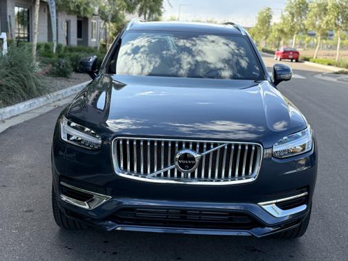 2024 Volvo XC90 Recharge Plug-In Hybrid T8 Ultimate Bright Theme 7 Passenger