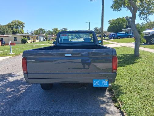 Gray 1993 Ford F-150 XL Flareside