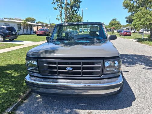 Gray 1993 Ford F-150 XL Flareside