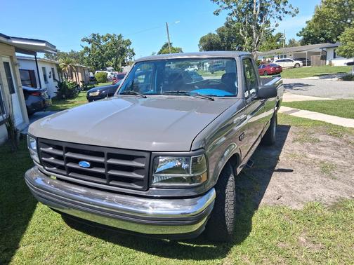 Gray 1993 Ford F-150 XL Flareside