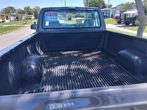 Gray 1993 Ford F-150 XL Flareside