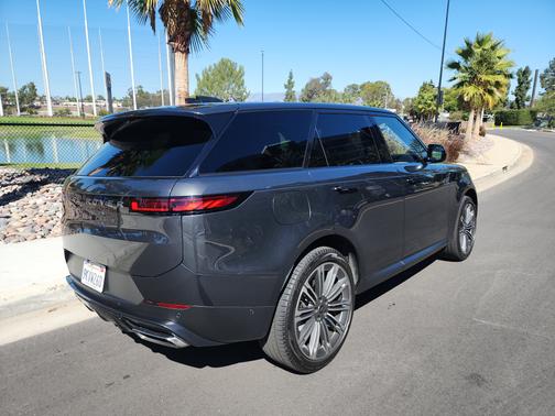 2024 Land Rover Range Rover Sport P360 SE