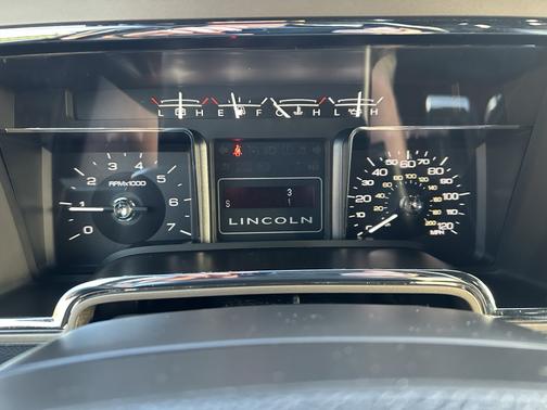 Gray 2012 Lincoln Navigator Base