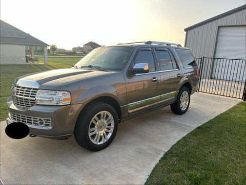 Gray 2012 Lincoln Navigator Base