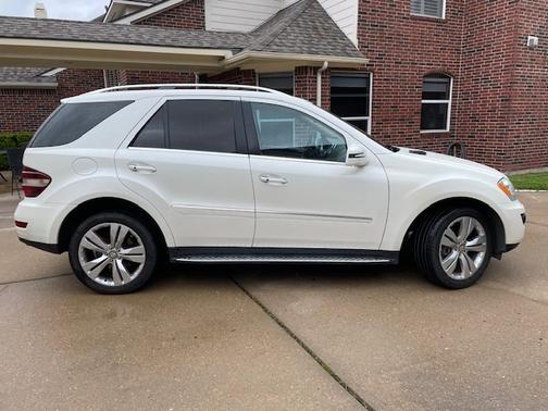 White 2011 Mercedes-Benz M-Class ML 350