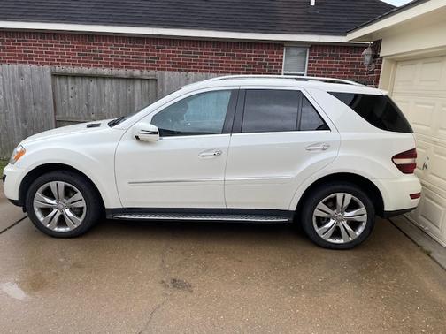 White 2011 Mercedes-Benz M-Class ML 350