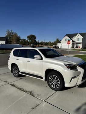 White 2023 Lexus GX 460 Luxury