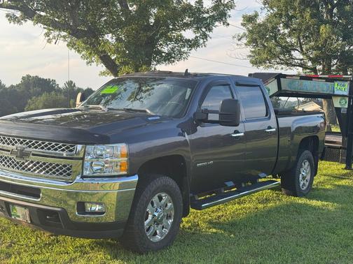 Gray 2011 Chevrolet Silverado 2500 LT